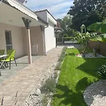 Tutti Apartment *